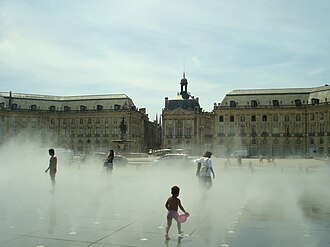 Miroir-deau-Bordeaux