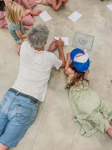 Visite-ludique-en-famille