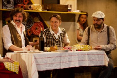 LE-MARCHAND-DETOILES